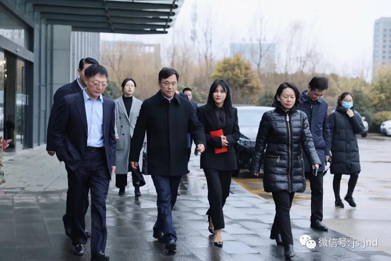 鹽城市副市長(zhǎng)湯如軍、鹽都區(qū)區(qū)委書(shū)記、區(qū)長(zhǎng)王娟一行蒞臨我司視察指導(dǎo)工作